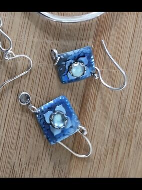 Vintage Holly Yashi With Silver Earings